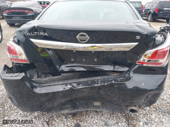 2015 Nissan Altima 2.5 with VIN 1N4AL3AP3FC176837, listed as a IAAI auction lot 41843408 with 185,466 mi miles. Bid and sale history available at carsss.com. Image 17.