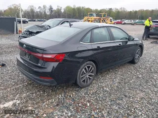 2025 Volkswagen Jetta SE with VIN 3VW7X7BU5SM029526, listed as a IAAI auction lot 41861941 with 5,791 mi miles. Bid and sale history available at carsss.com. Image 4.
