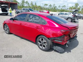 2019 Kia Forte LXS z VIN 3KPF24AD9KE014180, wystawiony jako IAAI lot #42093829 z przebiegiem 67 402 mil mil oraz . Historia ofert i sprzedaży dostępna na DreamBid. Obrazek 3.