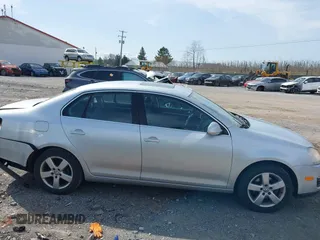 2009 Volkswagen Jetta Sedan SE with VIN 3VWRM71K59M131257, listed as a IAAI auction lot 41921694 with 190,389 mi miles. Bid and sale history available at carsss.com. Image 13.