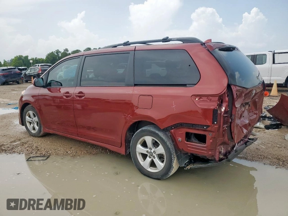 2020 Toyota Sienna LE Auto Access Seat z VIN 5TDKZ3DCXLS041015, wystawiony jako Copart lot #62779795 z przebiegiem 29 157 mil mil oraz Szkoda całkowita • Salvage title. Historia ofert i sprzedaży dostępna na DreamBid. Obrazek 2.