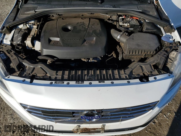 2015 Volvo V60 T5 Drive-E Platinum with VIN YV140MEM1F1266256, listed as a Copart auction lot 83092644 with 44,048 mi miles and Salvage title. Bid and sale history available at DreamBid. Image 11.