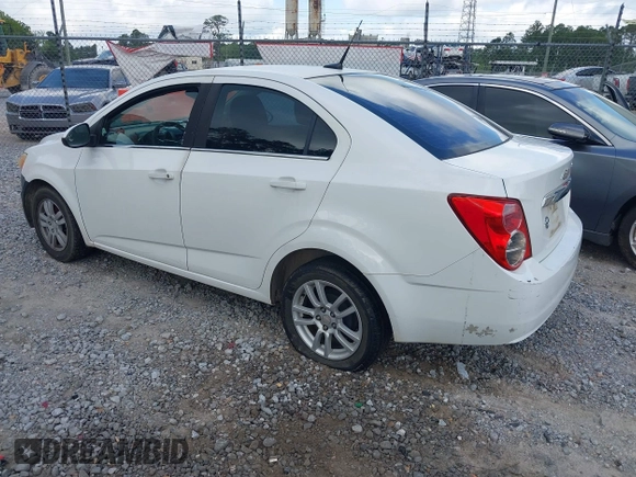 2014 Chevrolet Sonic LT z VIN 1G1JC5SH6E4101466, wystawiony jako IAAI lot #42283152 z przebiegiem 159 568 mil mil oraz . Historia ofert i sprzedaży dostępna na DreamBid. Obrazek 3.