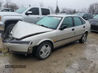 1997 Saab 900 z VIN YS3DF58N1V2046857, wystawiony jako Copart lot #84788464 z przebiegiem 90 640 mil mil oraz Czysty tytuł • Clean title. Historia ofert i sprzedaży dostępna na DreamBid. Obrazek 1.