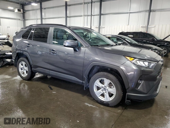 2020 Toyota RAV4 XLE with VIN 2T3P1RFVXLW119614, listed as a Copart auction lot 77139364 with 74,020 mi miles and Salvage Title. Bid and sale history available at carsss.com. Image 4.