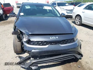 2024 Kia Forte LXS z VIN 3KPF24AD1RE758950, wystawiony jako IAAI lot #42102949 z przebiegiem 17 716 mil mil oraz . Historia ofert i sprzedaży dostępna na DreamBid. Obrazek 12.