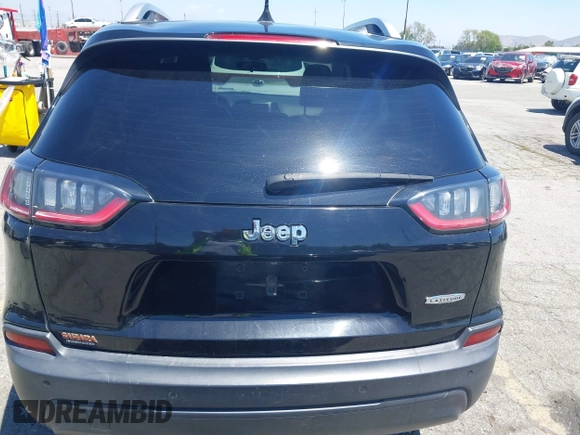 2019 Jeep Cherokee Latitude Plus z VIN 1C4PJLLB9KD248110, wystawiony jako IAAI lot #42205709 z przebiegiem 94 715 mil mil oraz . Historia ofert i sprzedaży dostępna na DreamBid. Obrazek 17.