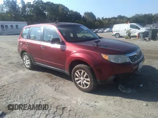 2010 Subaru Forester 2.5X with VIN JF2SH6AC5AH787349, listed as a IAAI auction lot 40590262 with 207,000 mi miles. Bid and sale history available at carsss.com. Image 1.