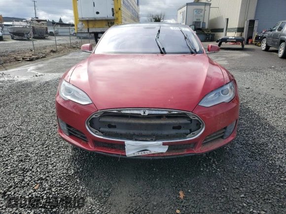 2013 Tesla Model S with VIN 5YJSA1CN9DFP19743, listed as a Copart auction lot 49555255 with 0 mi miles and Salvage Title. Bid and sale history available at carsss.com. Image 5.