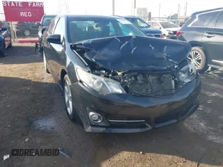 2014 Toyota Camry L with VIN 4T1BF1FK5EU778358, listed as a IAAI auction lot 41800091 with 136,918 mi miles. Bid and sale history available at carsss.com. Image 6.