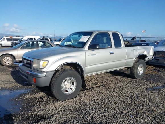 2000 Toyota Tacoma with VIN 5TEWN72N4YZ708230, listed as a IAAI auction lot 41626807 with 216,237 mi miles and . Bid and sale history available at DreamBid. Image 17.