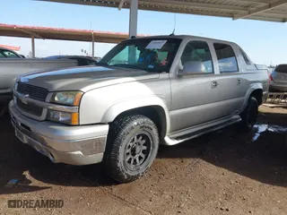 2005 Chevrolet Avalanche Z71 with VIN 3GNEK12Z35G284607, listed as a IAAI auction lot 41868849 with 213,834 mi miles. Bid and sale history available at carsss.com. Image 2.