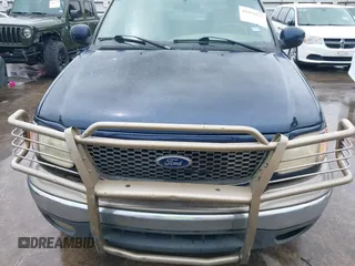 2003 Ford F-150 XLT with VIN 1FTRW07L33KC83234, listed as a IAAI auction lot 41894573 with 215,232 mi miles. Bid and sale history available at carsss.com. Image 6.