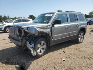 2011 Jeep Patriot Latitude with VIN 1J4NF1GB8BD219327, listed as a Copart auction lot 61371535 with 191,187 mi miles and Salvage title. Bid and sale history available at DreamBid. Image 1.