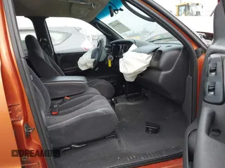 2000 Dodge Dakota Sport with VIN 1B7GG2AN7YS645552, listed as a IAAI auction lot 41811635 with 194,498 mi miles and . Bid and sale history available at carsss.com. Image 5.