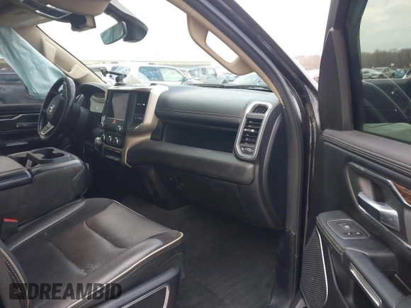 2019 Ram 1500 Laramie with VIN 1C6SRFDT6KN869740, listed as a IAAI auction lot 41563751 with 132,611 mi miles. Bid and sale history available at carsss.com. Image 5.