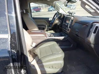 2016 GMC Sierra 2500HD Denali z VIN 1GT12UE80GF115452, wystawiony jako IAAI lot #41537973 z przebiegiem 182 800 mil mil oraz . Historia ofert i sprzedaży dostępna na DreamBid. Obrazek 5.