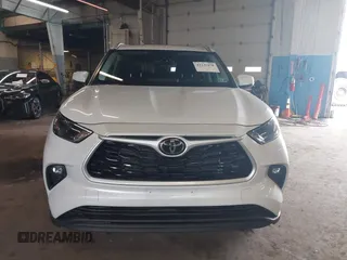 2023 Toyota Highlander L z VIN 5TDKDRBH9PS039746, wystawiony jako IAAI lot #42235258 z przebiegiem 4 513 mil mil oraz . Historia ofert i sprzedaży dostępna na DreamBid. Obrazek 12.