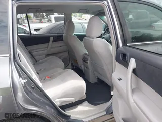 2011 Toyota Highlander with VIN 5TDZK3EH8BS027822, listed as a IAAI auction lot 42051111 with 174,290 mi miles. Bid and sale history available at carsss.com. Image 8.