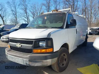 2008 Chevrolet City Express Cargo z VIN 1GCGG29K581113541, wystawiony jako IAAI lot #41686973 z przebiegiem 394 047 mil mil oraz . Historia ofert i sprzedaży dostępna na DreamBid. Obrazek 2.