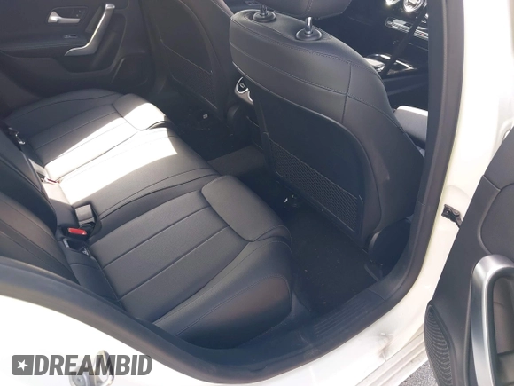2020 Mercedes-Benz A 220 с VIN W1K3G4EB6LJ233590, выставлен на аукционе IAAI как лот 42556912 с пробегом 48 876 миль миль и . История ставок и продаж доступна на DreamBid. Изображение 8.