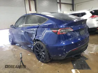2022 Tesla Model Y Long Range with VIN 7SAYGDEE9NF426887, listed as a Copart auction lot 49910725 with 47,379 mi miles and Salvage Title. Bid and sale history available at carsss.com. Image 2.