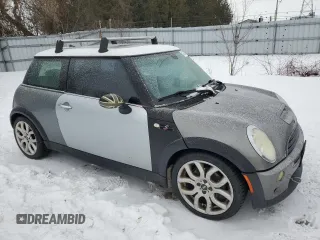 2006 MINI Hardtop S z VIN WMWRE33556TN29417, wystawiony jako Copart lot #42712575 z przebiegiem 265 492 mil mil oraz Czysty tytuł • Clean title. Historia ofert i sprzedaży dostępna na DreamBid. Obrazek 4.