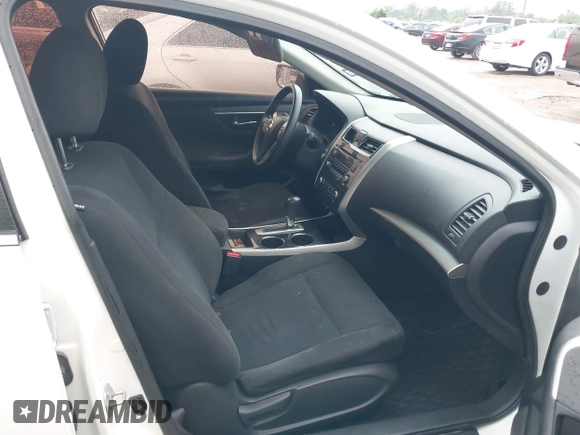 2014 Nissan Altima SV with VIN 1N4AL3AP7EN354056, listed as a IAAI auction lot 42101489 with 206,245 mi miles and . Bid and sale history available at DreamBid. Image 5.