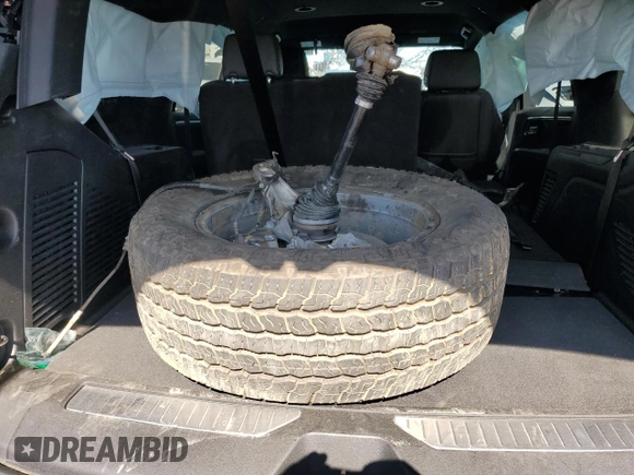 2025 Chevrolet Tahoe Z71 with VIN 1GNS6PRD8SR202788, listed as a Copart auction lot 63323005 with 14,824 mi miles and Clean title. Bid and sale history available at DreamBid. Image 13.