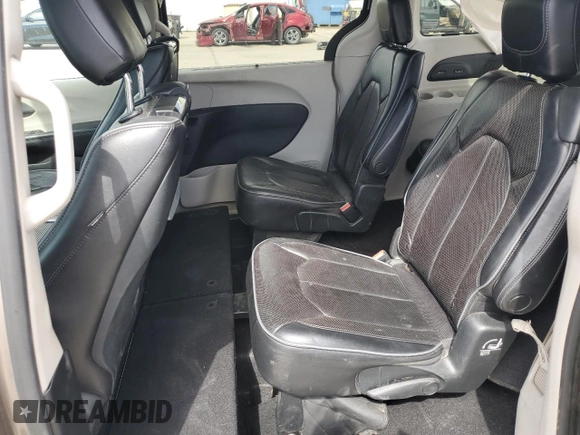 2017 Chrysler Pacifica Limited z VIN 2C4RC1GG5HR759865, wystawiony jako Copart lot #56431515 z przebiegiem 93 473 mil mil oraz Szkoda całkowita • Salvage title. Historia ofert i sprzedaży dostępna na DreamBid. Obrazek 11.