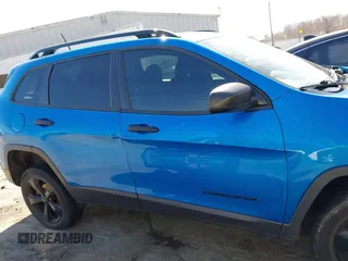2017 Jeep Cherokee Sport z VIN 1C4PJLAB3HW643514, wystawiony jako IAAI lot #41596841 z przebiegiem 207 935 mil mil oraz . Historia ofert i sprzedaży dostępna na DreamBid. Obrazek 12.