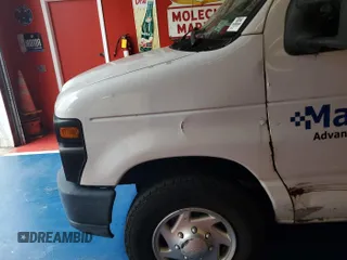 2012 Ford Econoline Cargo Recreational z VIN 1FTNE2EW6CDA56487, wystawiony jako IAAI lot #42851407 z przebiegiem 175 505 mil mil oraz . Historia ofert i sprzedaży dostępna na DreamBid. Obrazek 17.