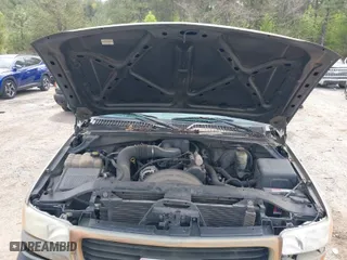 2000 GMC New Sierra 1500 SLE with VIN 1GTEC14W4YZ323623, listed as a IAAI auction lot 41886710 with 261,345 mi miles. Bid and sale history available at carsss.com. Image 10.