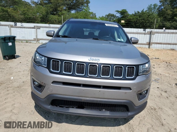 2019 Jeep Compass Latitude with VIN 3C4NJDBB3KT847058, listed as a Copart auction lot 60698065 with 90,687 mi miles and Salvage title. Bid and sale history available at DreamBid. Image 5.