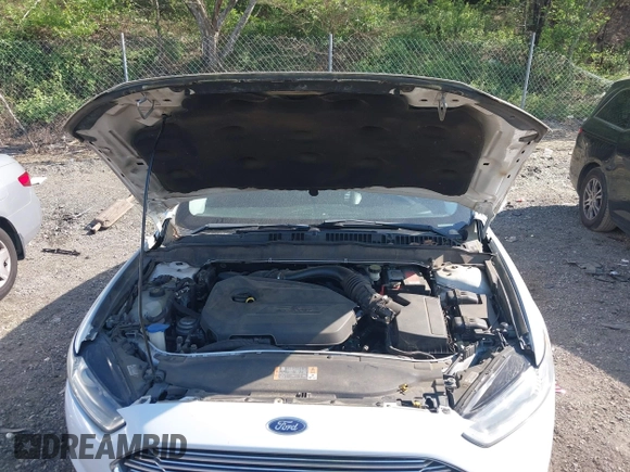 2013 Ford Fusion SE with VIN 3FA6P0HR5DR280583, listed as a IAAI auction lot 41896243 with 226,610 mi miles. Bid and sale history available at carsss.com. Image 10.