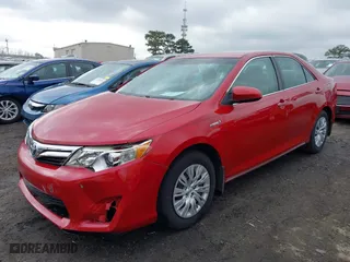 2014 Toyota Camry Hybrid LE with VIN 4T1BD1FK3EU102156, listed as a IAAI auction lot 41508170 with 164,671 mi miles. Bid and sale history available at carsss.com. Image 2.