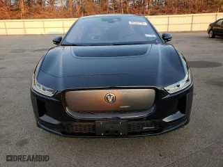2024 Jaguar I-PACE R-Dynamic HSE with VIN SADHM2S19R1632208, listed as a Copart auction lot 82325754 with 3,281 mi miles and Salvage Title. Bid and sale history available at carsss.com. Image 5.