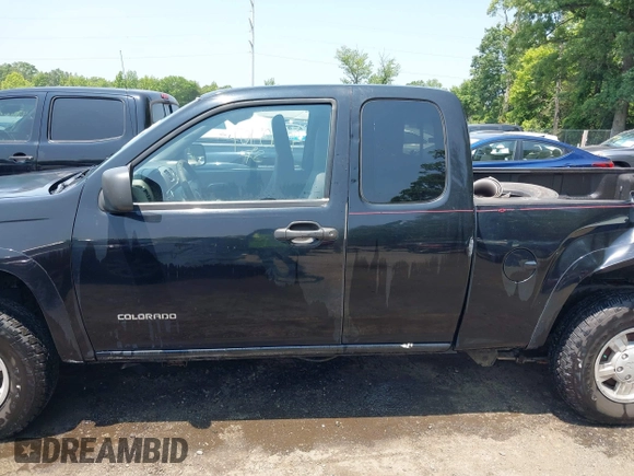 2005 Chevrolet Colorado LS Z71 z VIN 1GCDT196158100185, wystawiony jako IAAI lot #42413707 z przebiegiem 224 330 mil mil oraz . Historia ofert i sprzedaży dostępna na DreamBid. Obrazek 14.