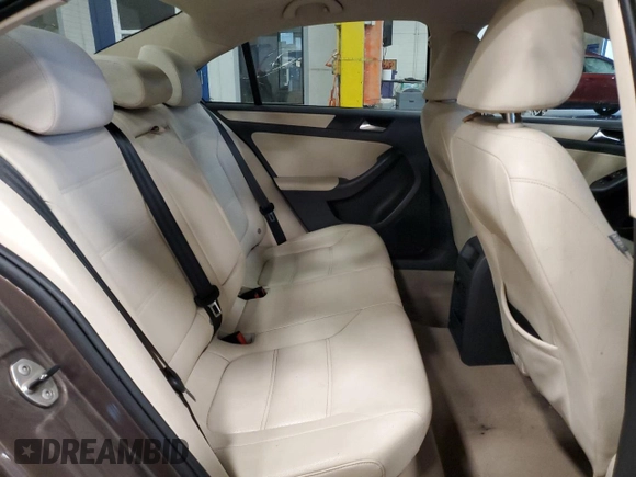 2011 Volkswagen Jetta SE with VIN 3VWDX7AJ2BM397530, listed as a Copart auction lot 61066775 with 130,164 mi miles and Salvage title. Bid and sale history available at DreamBid. Image 10.