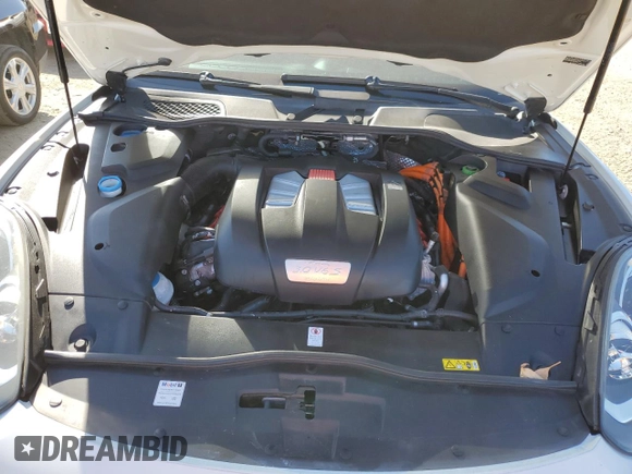 2017 Porsche Cayenne S E-Hybrid with VIN WP1AE2A2XHLA75671, listed as a Copart auction lot 46304275 with 103,527 mi miles and Salvage title. Bid and sale history available at DreamBid. Image 13.
