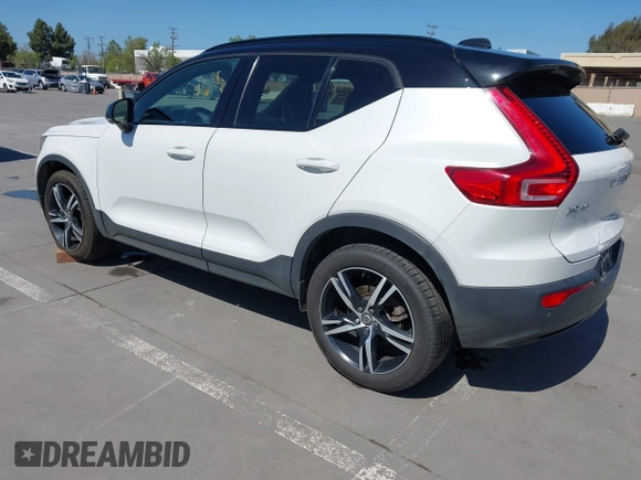 2021 Volvo XC40 R-Design with VIN YV4162UM5M2395943, listed as a IAAI auction lot 41979672 with 66,318 mi miles and . Bid and sale history available at carsss.com. Image 3.