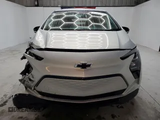 2023 Chevrolet Bolt EV 2LT z VIN 1G1FX6S0XP4184610, wystawiony jako Copart lot #53029115 z przebiegiem 55 610 mil mil oraz Nie do naprawy • Non repairable. Historia ofert i sprzedaży dostępna na DreamBid. Obrazek 5.