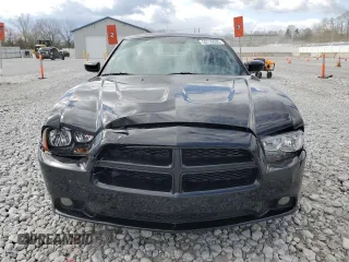 2013 Dodge Charger SXT z VIN 2C3CDXJG2DH615726, wystawiony jako Copart lot #53116535 z przebiegiem 304 919 mil mil oraz Szkoda całkowita • Salvage title. Historia ofert i sprzedaży dostępna na DreamBid. Obrazek 5.