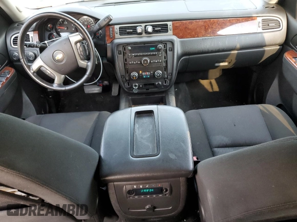 2013 Chevrolet Tahoe LS with VIN 1GNSKAE00DR200886, listed as a Copart auction lot 75326444 with 200,383 mi miles and Salvage title. Bid and sale history available at DreamBid. Image 8.