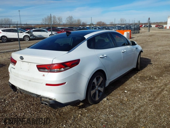 2019 Kia Optima LX with VIN 5XXGT4L31KG334865, listed as a IAAI auction lot 41044256 with 54,717 mi miles. Bid and sale history available at carsss.com. Image 4.