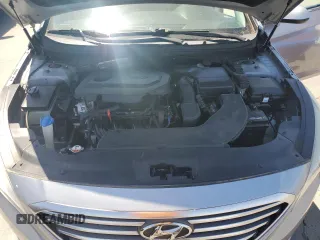 2017 Hyundai Sonata SE z VIN 5NPE24AF9HH477549, wystawiony jako Copart lot #57172315 z przebiegiem 130 643 mil mil oraz Szkoda całkowita • Salvage title. Historia ofert i sprzedaży dostępna na DreamBid. Obrazek 11.