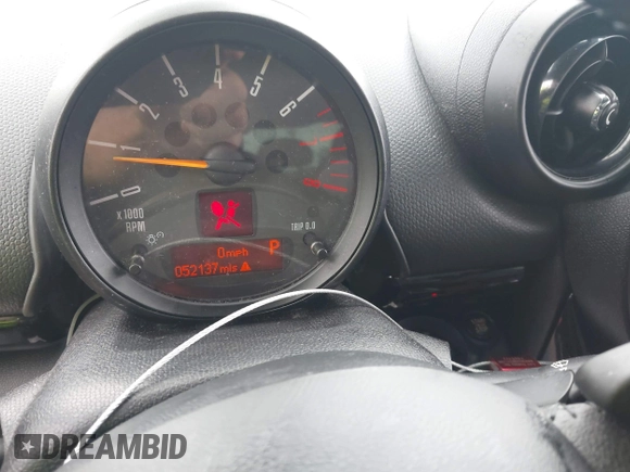 2015 MINI Countryman S with VIN WMWZC3C57FWT04338, listed as a IAAI auction lot 42524134 with 52,137 mi miles and . Bid and sale history available at DreamBid. Image 15.