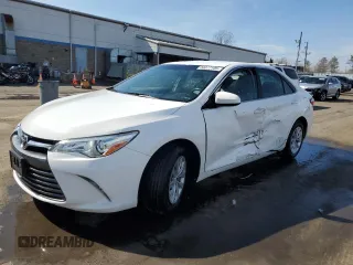 2015 Toyota Camry XLE with VIN 4T1BF1FK2FU013206, listed as a Copart auction lot 53077105 with Not Provided miles and Salvage Title. Bid and sale history available at carsss.com. Image 1.