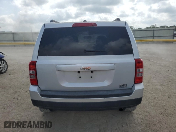 2011 Jeep Patriot Sport z VIN 1J4NT1GA8BD227976, wystawiony jako Copart lot #57175145 z przebiegiem 218 452 mil mil oraz Czysty tytuł • Clean title. Historia ofert i sprzedaży dostępna na DreamBid. Obrazek 6.