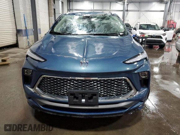 2024 Buick Encore GX Avenir с VIN KL4AMFSL0RB062609, выставлен на аукционе Copart как лот 75901274 с пробегом 9 972 миль миль и Списание • Salvage title. История ставок и продаж доступна на DreamBid. Изображение 5.